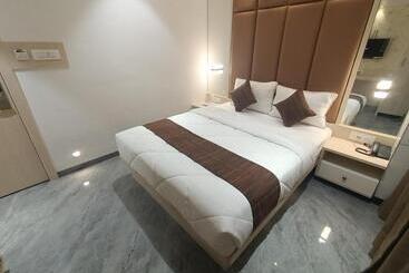 فندق Pearl Residency