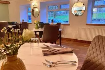 Hotel Penybont Restaurant + Inn