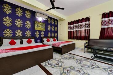 Oyo Hotel Shanti Villa