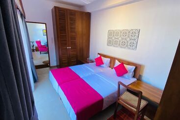 Bed and Breakfast Tea Library Hikkaduwa