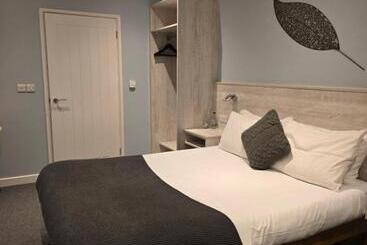 هتل The Woodmans Cottage