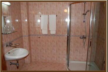 Hotel семеен хотел зограф /zograf