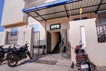 Oyo Flagship Hotel Luxury Inn