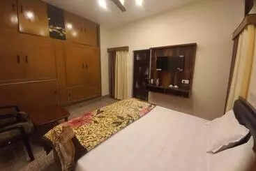 ペンション Kalash Guest House