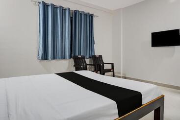 Szálloda Oyo Om Sai Lodge