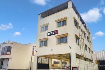 Szálloda Oyo Om Sai Lodge