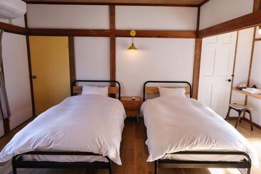 Pension (Hôtel basse catégorie) Palette