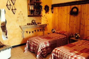 בית מלון כפרי Ai Due Pini B&b