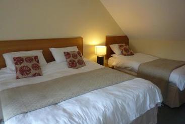 בית מלון כפרי The Douglas