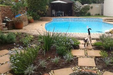 Пансион Calico Guest House