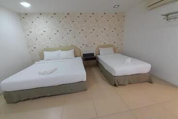 هتل Alia Express Twelve