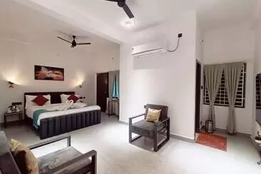 Hotelli Devaki Resort
