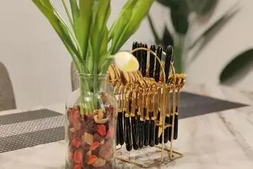 هتل آپارتمان D Elegant Suite   Emerald Avenue