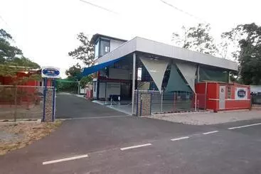 ホテル Kw Caravan Park & Cabin Stay
