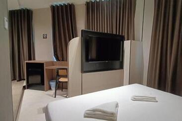 Hotel Urban Inn, Serai Wangi