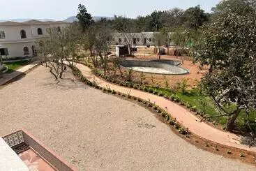 Narwar Lakefront Resort