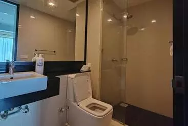 Aparthotel Sky Homestay