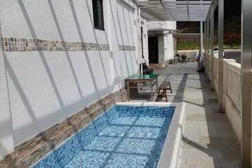 Yi B&b