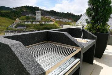 מלון דירות Dreamscape Studio @ Golden Hill Cameron