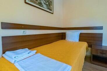 Hotel почивна база боженишки урвич