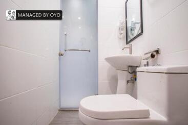 O Gs Hotels Near Strand Mall