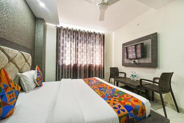 Fabhotel Green Valley