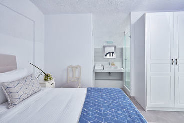 Hotel La Maltese Oia Luxury Suites