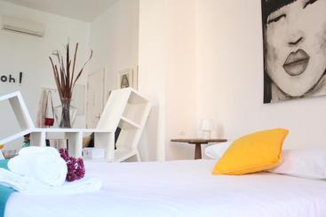 Life Apartments Calderón