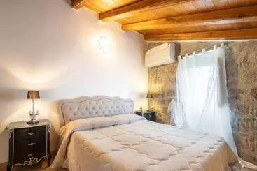B&b Medieval House
