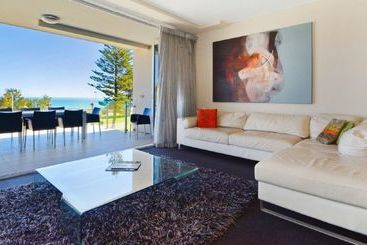 Mullaloo Beach  & Apartments