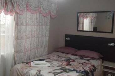 פנסיון Jothams Bed & Breakfast Or Self Catering