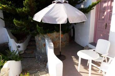 בית מלון כפרי Porto Sikinos