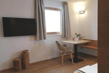 Huber   Das Tiroler B&b