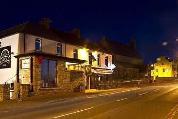 Bed and Breakfast Maddens Bridge Bar & Guesthouse