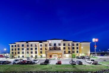 Best Western Plus Hudson Hotel & Suites