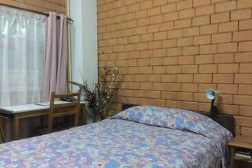 هتل Tana Jacaranda