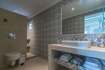 דירות לתיירים Niki Savvas Studio & Suites