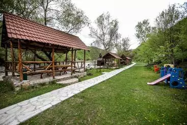 Bed and Breakfast Belveder Eco Resort