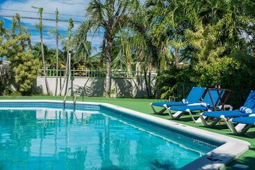 هتل Holiday Haven Resort & Banquet Hall