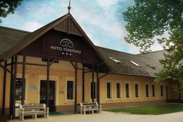 Hotelli Fürdőház