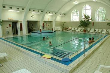 Отель Fürdőház