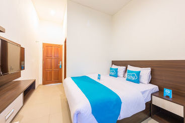 בית מלון כפרי Kampoeng Nelayan Resto And Villa