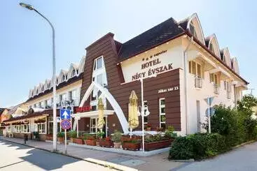 Hotel Négy évszak