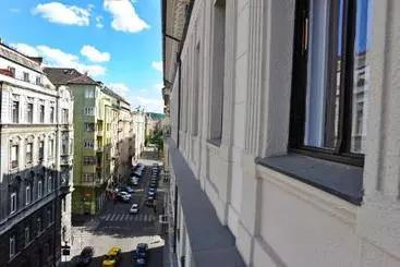 Zsófi S House Hostel 2.0