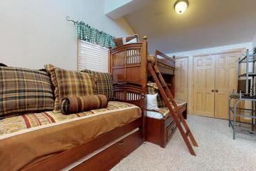 Aparthotel Enzian   Coraltree Residence Collection