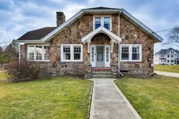 St Petersburg Cottage W/ Porch, 2 Mi To Foxburg!