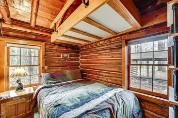 Mökkimajoitus Michigan Log Cabin W/ Pere Marquette River Views