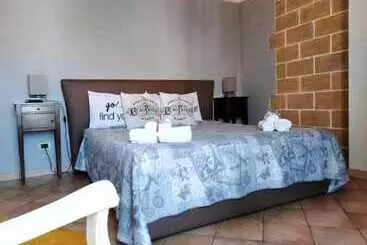 پانسیون Avola Opera House