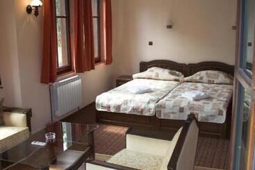 בית מלון כפרי Old Times