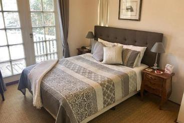 Bed and Breakfast Dunmoylen House